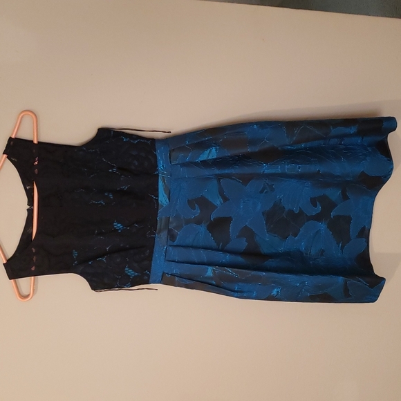 Adrianna Papell Dresses & Skirts - Dress